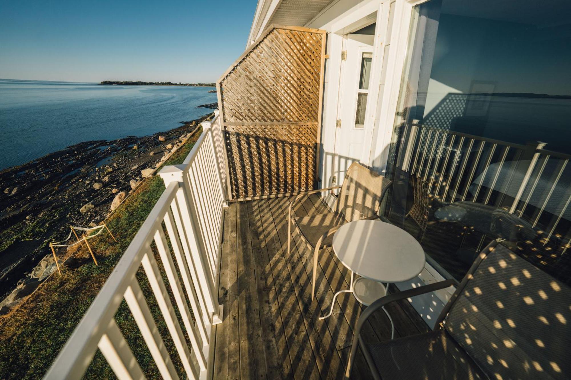 Auberge Sur Mer Notre Dame Du Portage Exterior photo